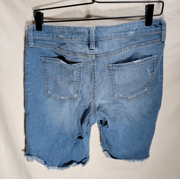 Arizona size 9 women's distressed blue jean shorts cut off style in great shape - Picture 6 of 8